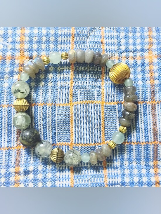 Handmade Jewelry - Handmade 'Fresh Greens' Stone Stretch Bracelet